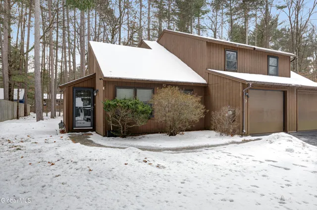 $2,300 | 9 Wake Robin Road, Ballston Spa, NY 12020