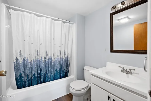 $2,300 | 9 Wake Robin Road, Ballston Spa, NY 12020