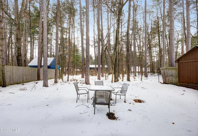 $2,300 | 9 Wake Robin Road, Ballston Spa, NY 12020