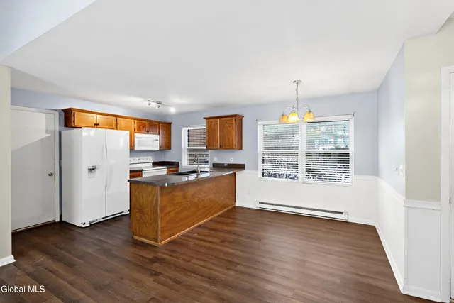 $2,300 | 9 Wake Robin Road, Ballston Spa, NY 12020