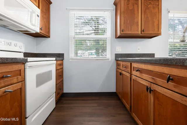 $2,300 | 9 Wake Robin Road, Ballston Spa, NY 12020