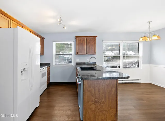 $2,300 | 9 Wake Robin Road, Ballston Spa, NY 12020