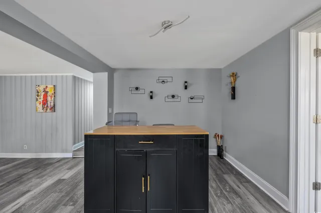 $299,000 | 912 Camp Wiggins Road, Florence, SC 29506