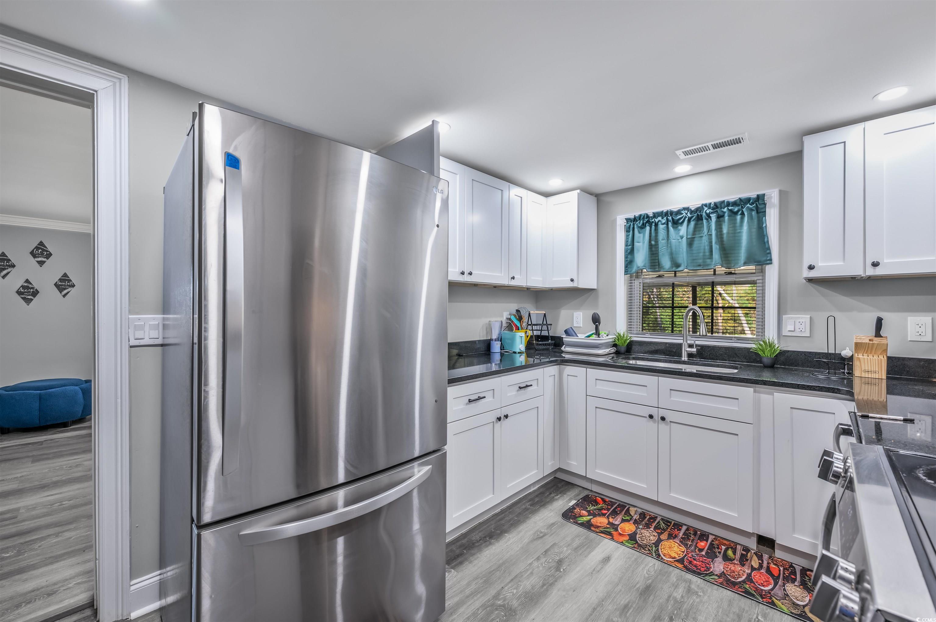 912 Camp Wiggins Road Florence, SC 29506 - Photo 9 of 33