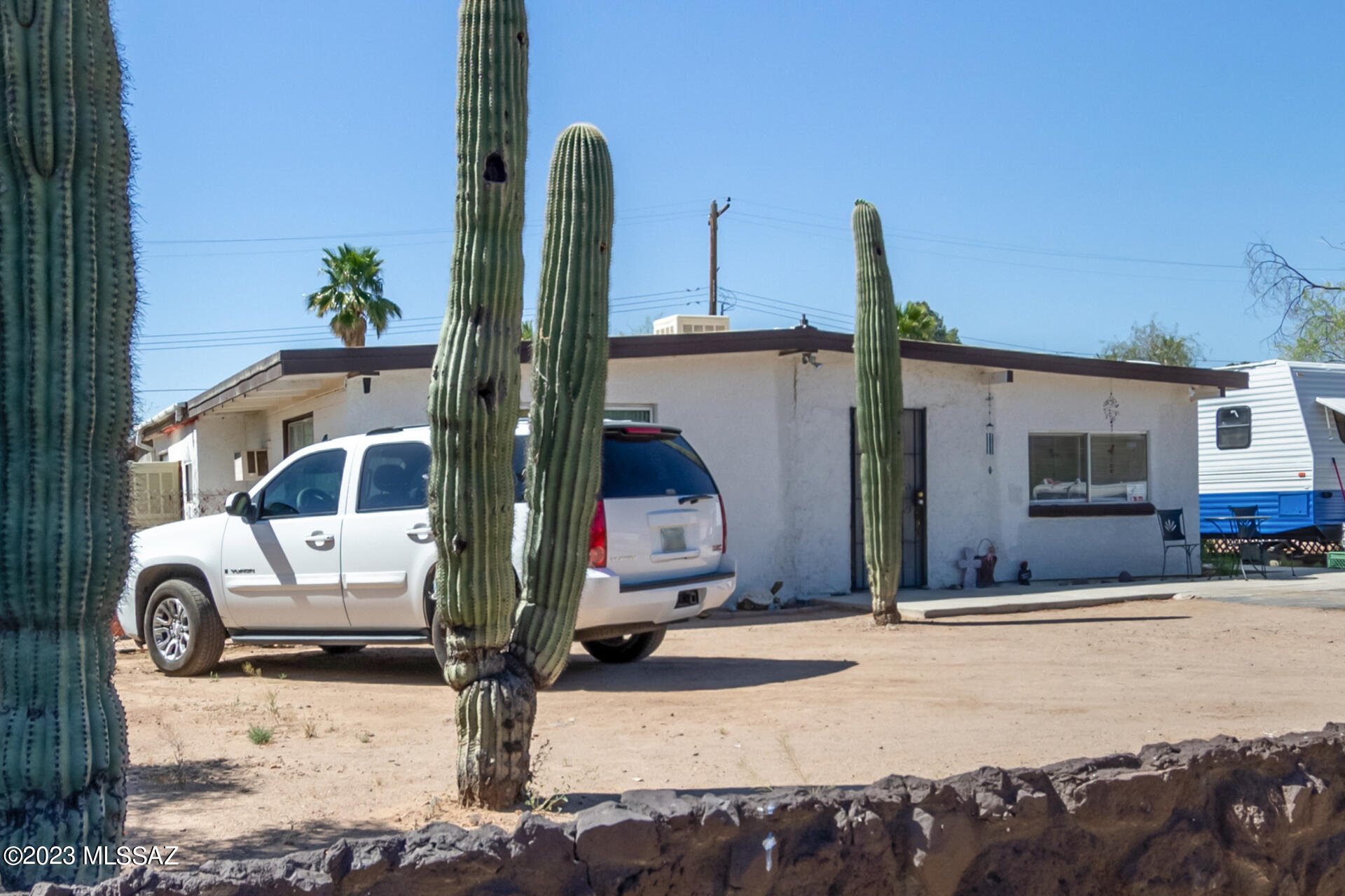 2561 West Alvaro Road Tucson, AZ 85746 - Photo 3 of 40 Gallery Image 3