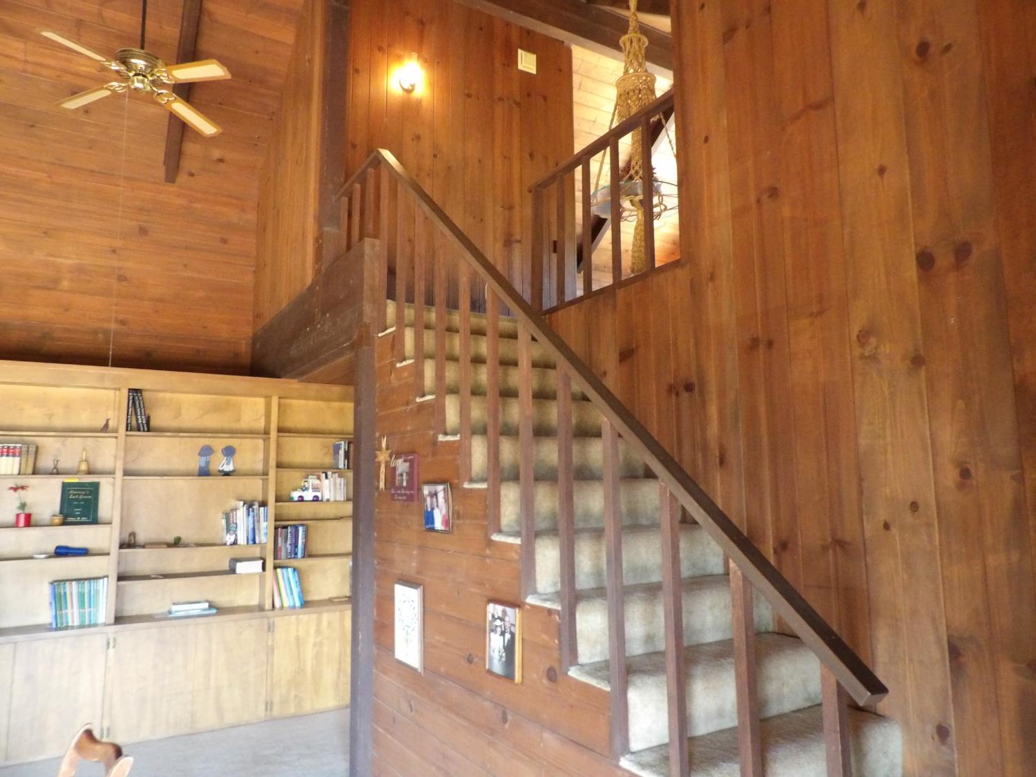 52925 Hogback Miramonte, CA 93603 - Photo 15 of 89 a view of entryway and hall with wooden floor