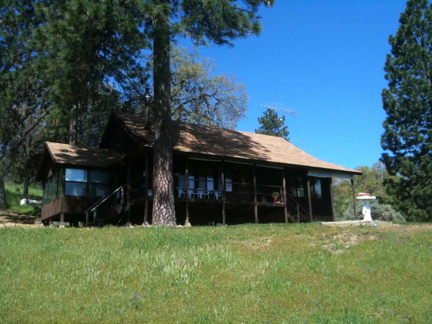52925 Hogback Miramonte, CA 93603 - Photo 58 of 89 front view of a house with a yard