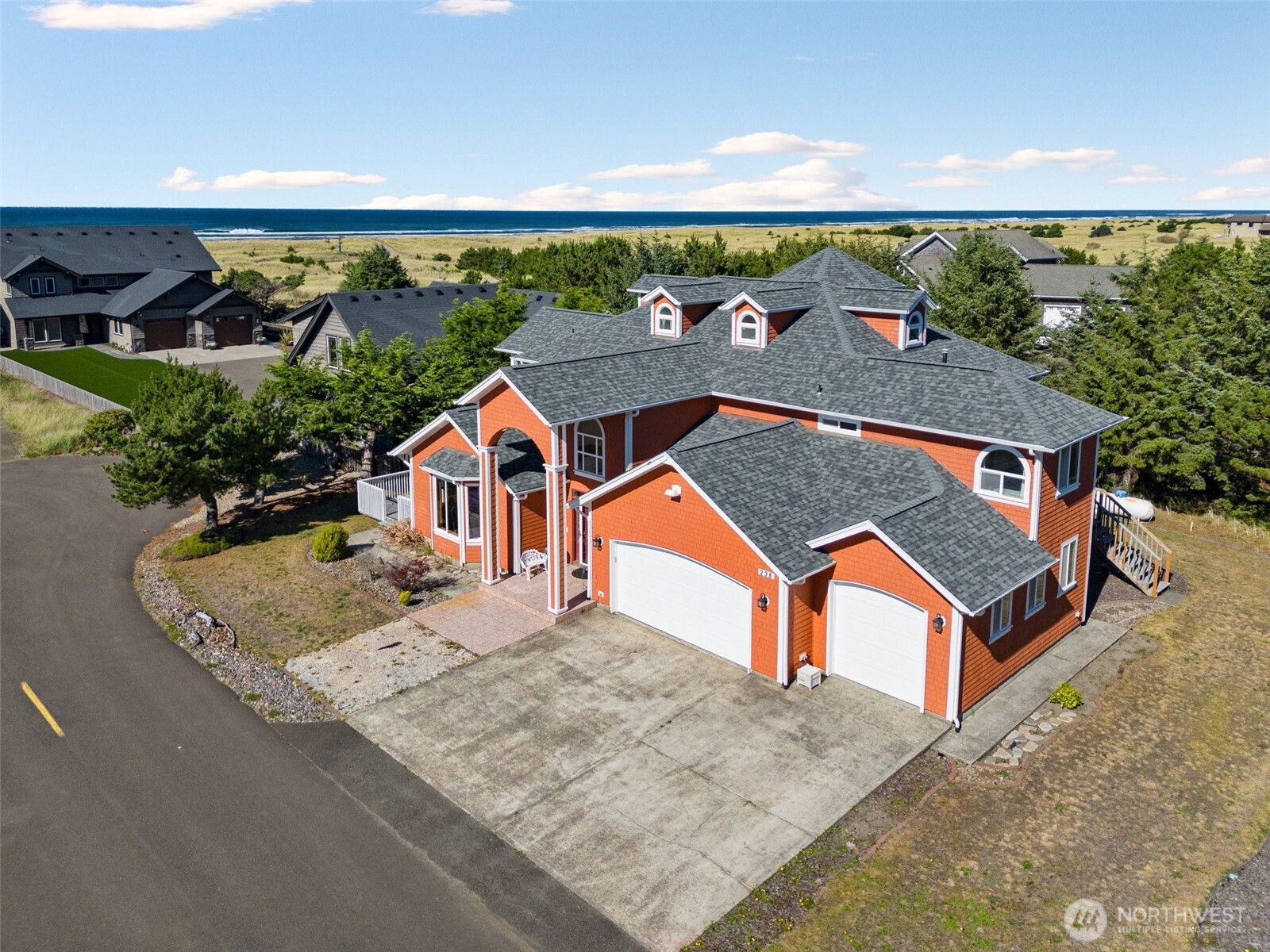 238 25th Northwest Long Beach, WA 98631 - Photo 1 of 40