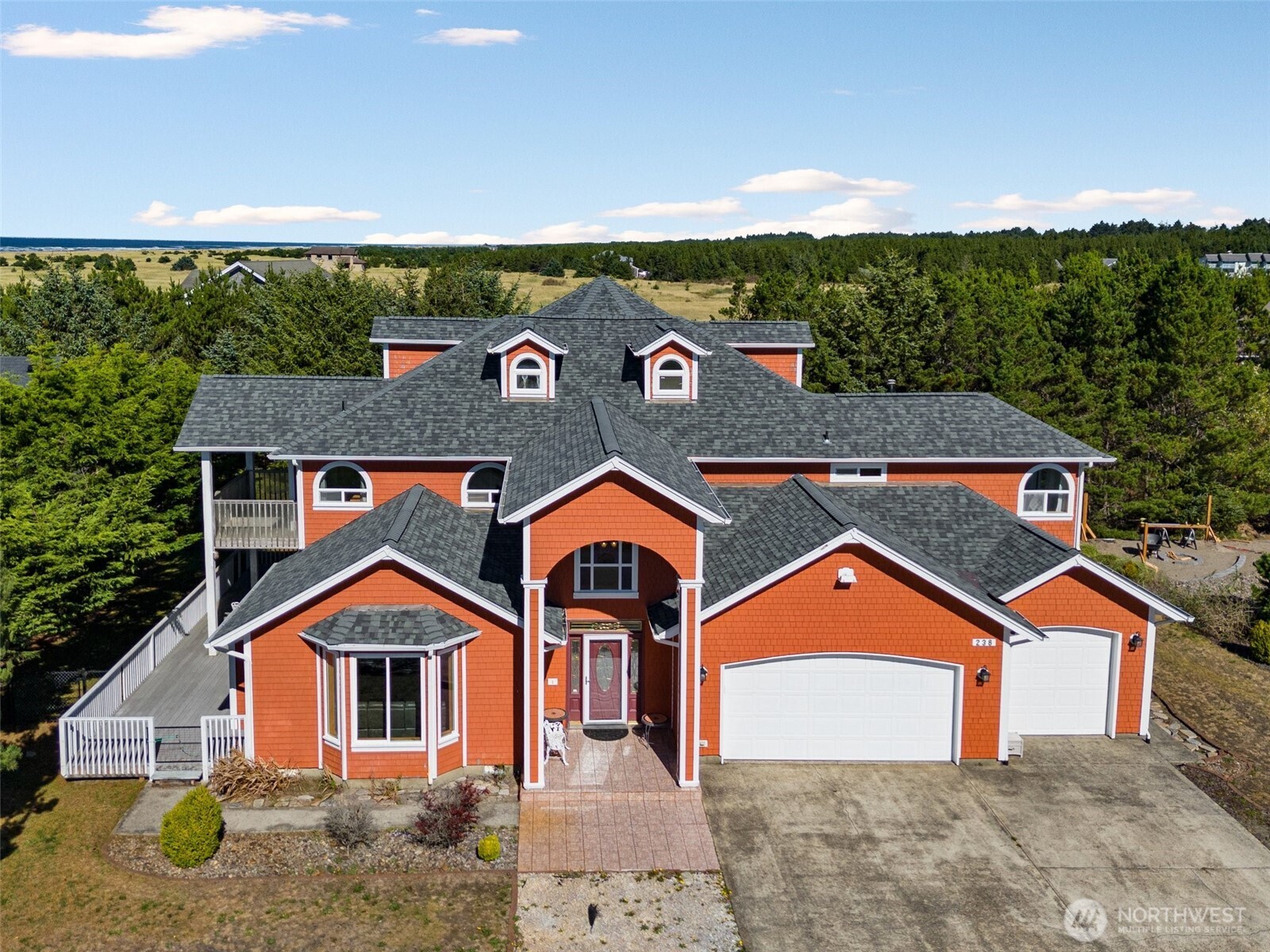 238 25th Northwest Long Beach, WA 98631 - Photo 2 of 40