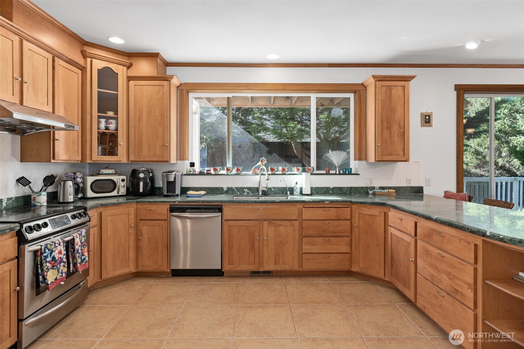 238 25th Northwest Long Beach, WA 98631 - Photo 8 of 40