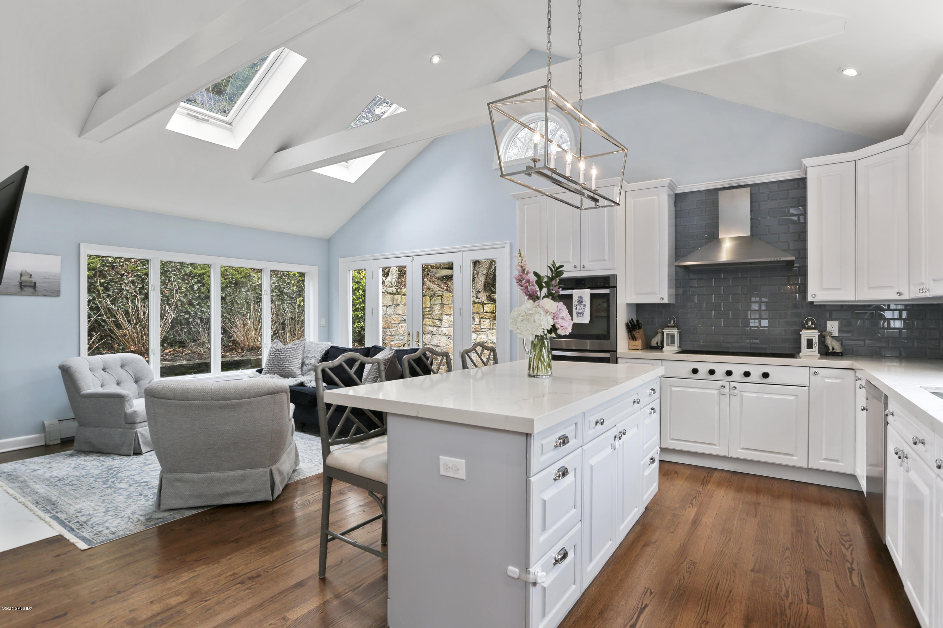 47 Glen Road Greenwich, CT 06830 - Photo 5 of 27 Kitchen & Family Rooms