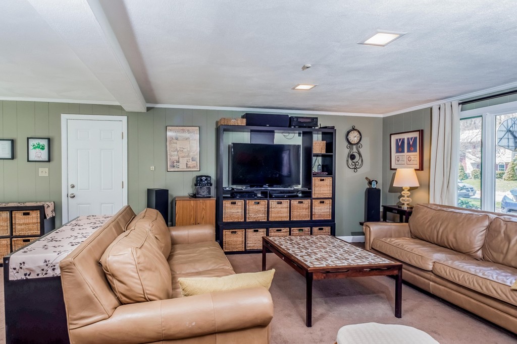32 McAndrew Road Braintree, MA 02184 - Photo 7 of 30 Gallery Image 7