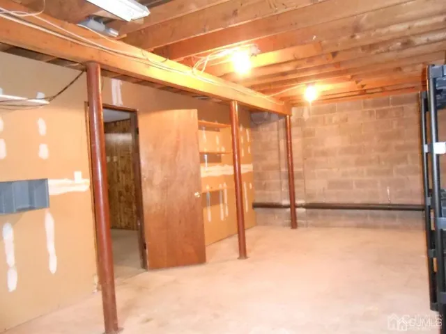 $2,200 | 512 Sharon Garden Court, Woodbridge, NJ 07095