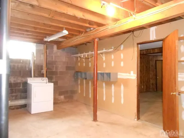 $2,200 | 512 Sharon Garden Court, Woodbridge, NJ 07095