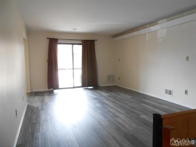 $2,200 | 512 Sharon Garden Court, Woodbridge, NJ 07095