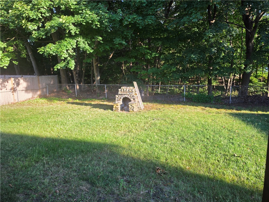 75 Eaton Street Pawtucket, RI 02861 - Photo 10 of 17