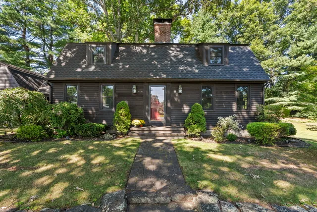 $599,000 | 5 Robeth Lane, Wethersfield, CT 06109