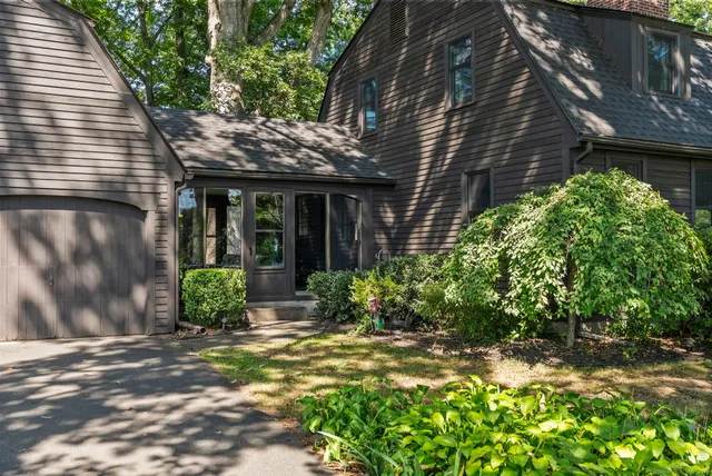 $599,000 | 5 Robeth Lane, Wethersfield, CT 06109