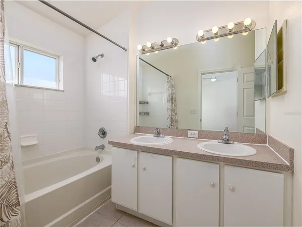 $1,950 | 9619 Carlsdale Drive, Riverview, FL 33578