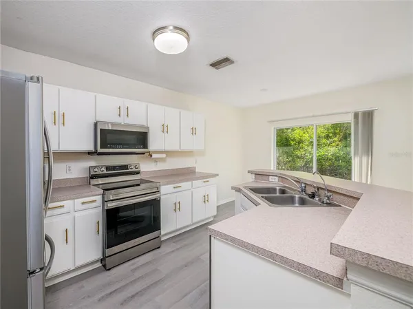 $1,950 | 9619 Carlsdale Drive, Riverview, FL 33578