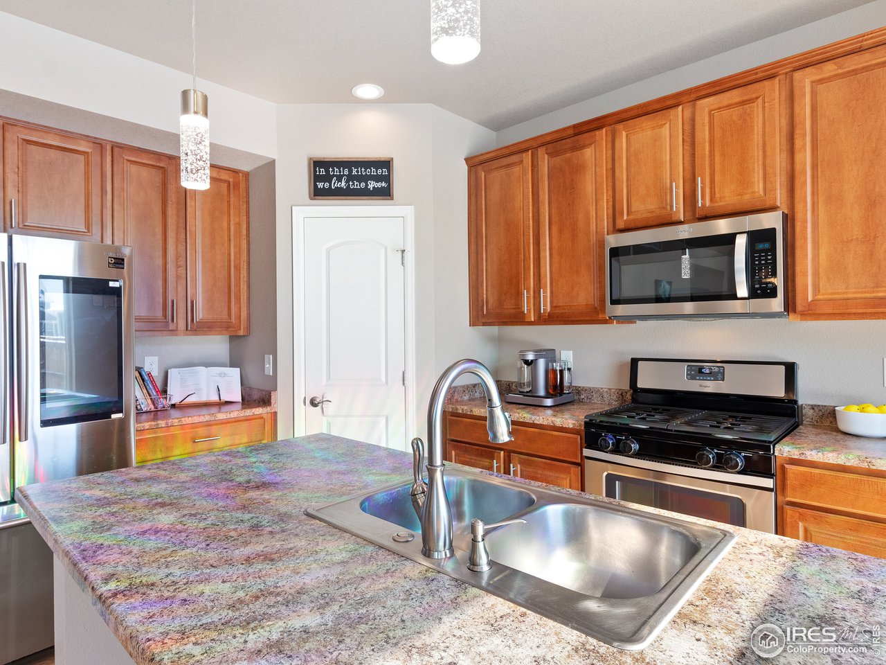465 Country Road Berthoud, CO 80513 - Photo 5 of 34 Island with a Double Sink! Great Kitchen layout.