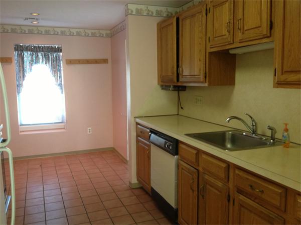 502 A Ridgefield Circle, Unit A Clinton, MA 01510 - Photo 3 of 19 Gallery Image 3