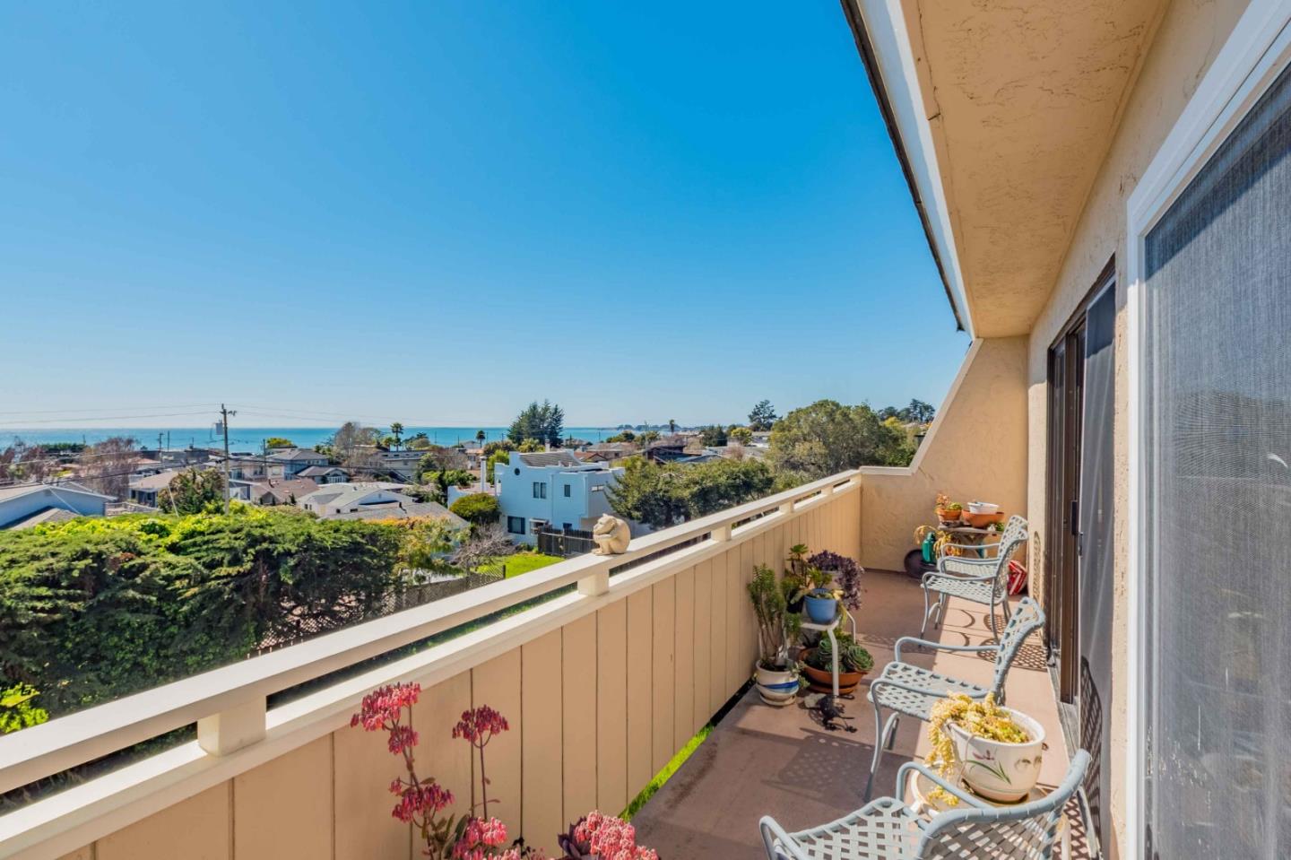 261 Sea Ridge Road, Unit 4 Aptos, CA 95003 - Photo 2 of 32 Gallery Image 2