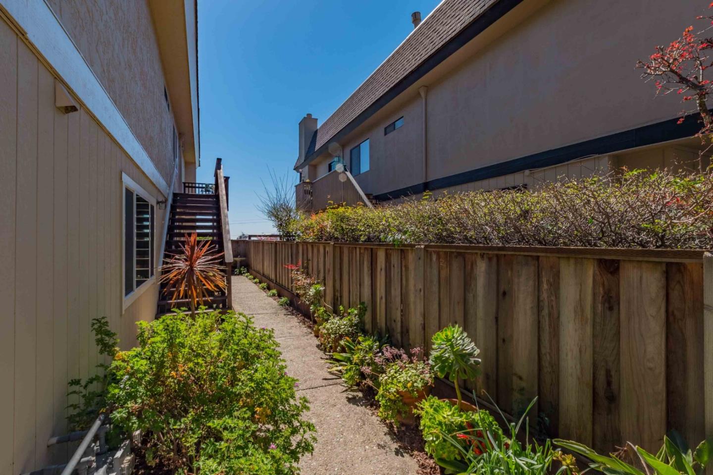 261 Sea Ridge Road, Unit 4 Aptos, CA 95003 - Photo 22 of 32 Gallery Image 22