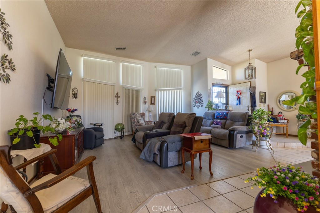 16058 Venango Road Apple Valley, CA 92307 - Photo 9 of 57