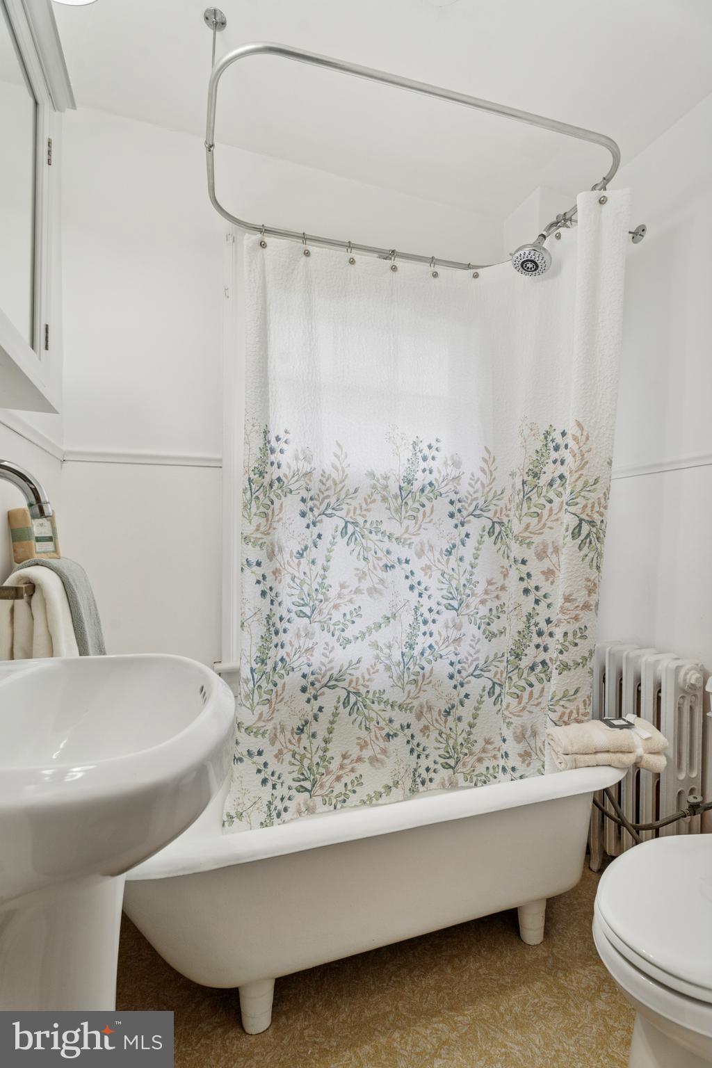 2501 West Darby Road Havertown, PA 19083 - Photo 19 of 30 a bathroom with a sink toilet and shower