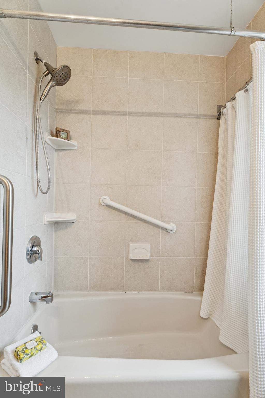 2501 West Darby Road Havertown, PA 19083 - Photo 26 of 30 a bathroom with a bathtub