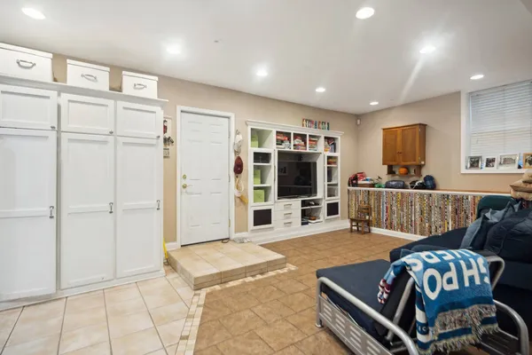 $8,000 | 645 North Park Boulevard, Glen Ellyn, IL 60137