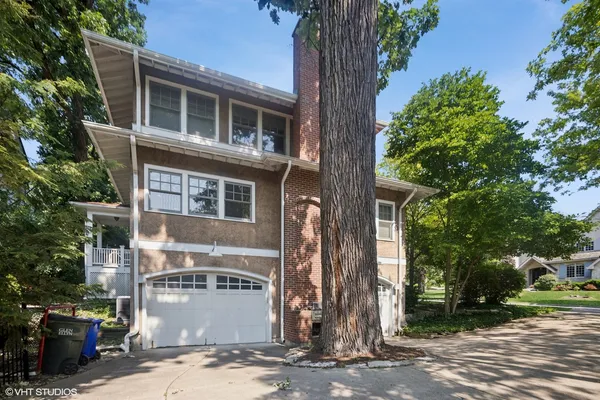 $8,000 | 645 North Park Boulevard, Glen Ellyn, IL 60137