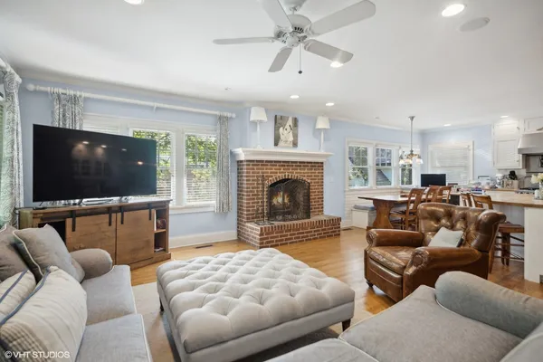 $8,000 | 645 North Park Boulevard, Glen Ellyn, IL 60137