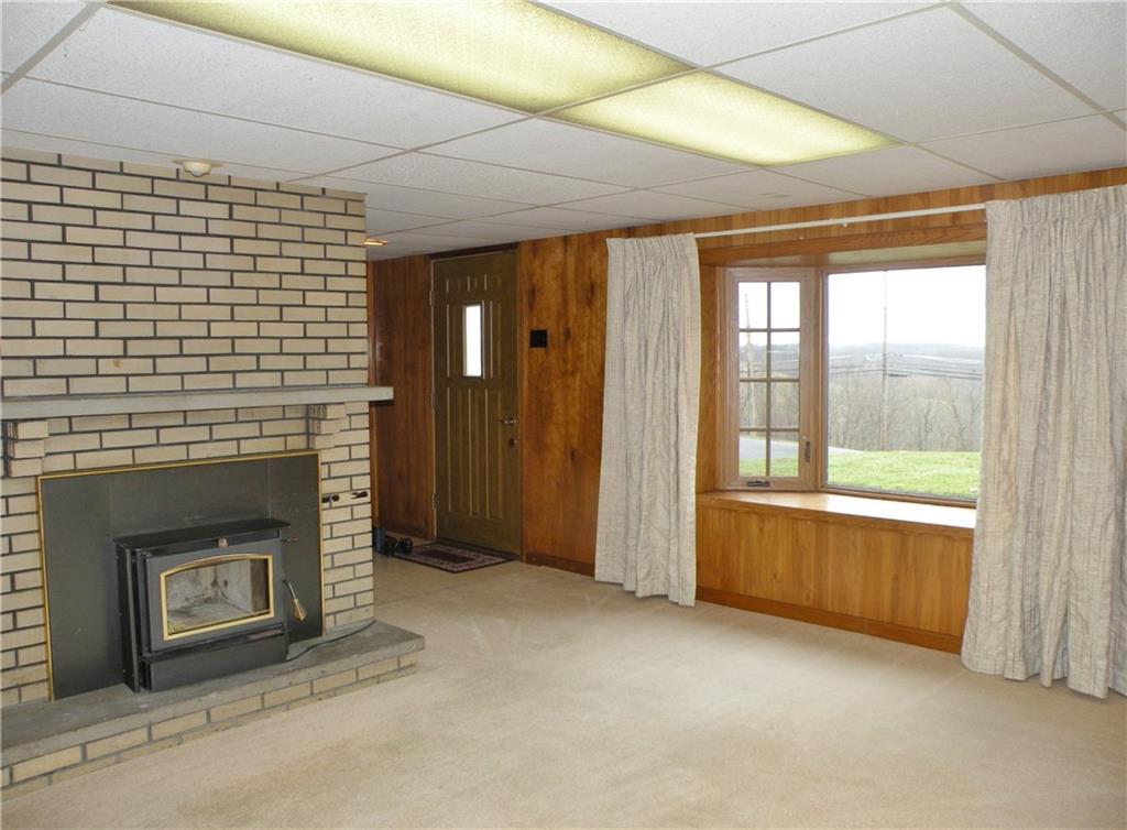 43 Munntown Road Eighty Four, PA 15330 - Photo 11 of 25 Family Room 43 Munntown Road