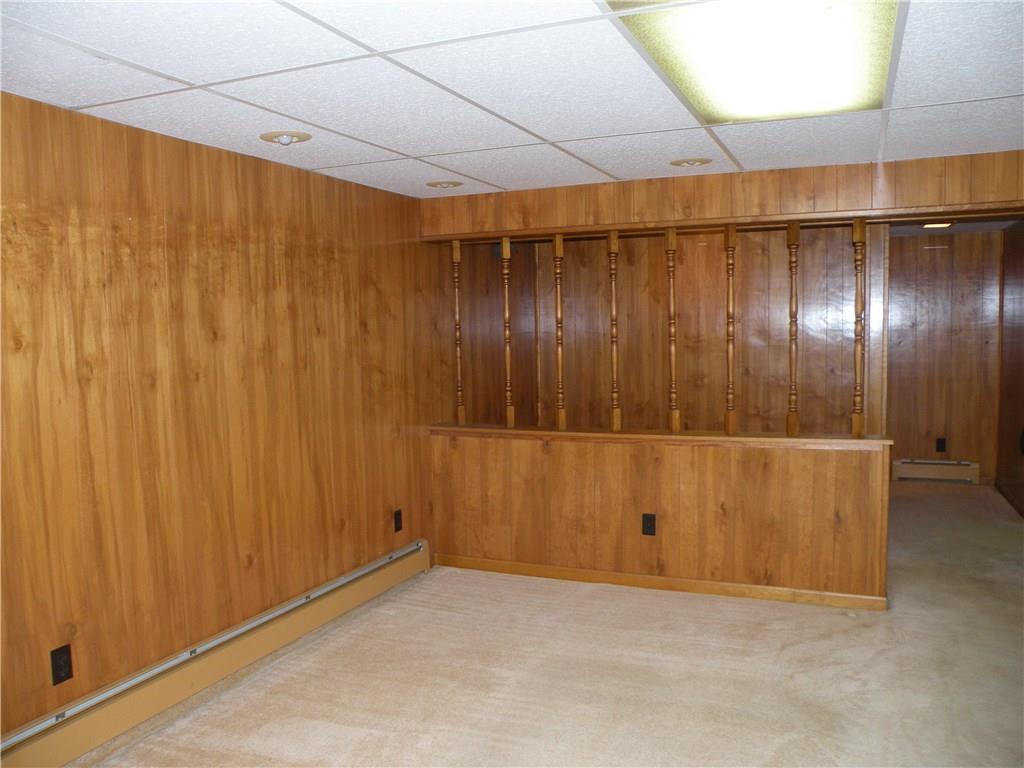 43 Munntown Road Eighty Four, PA 15330 - Photo 12 of 25 Family Room 43 Munntown Road