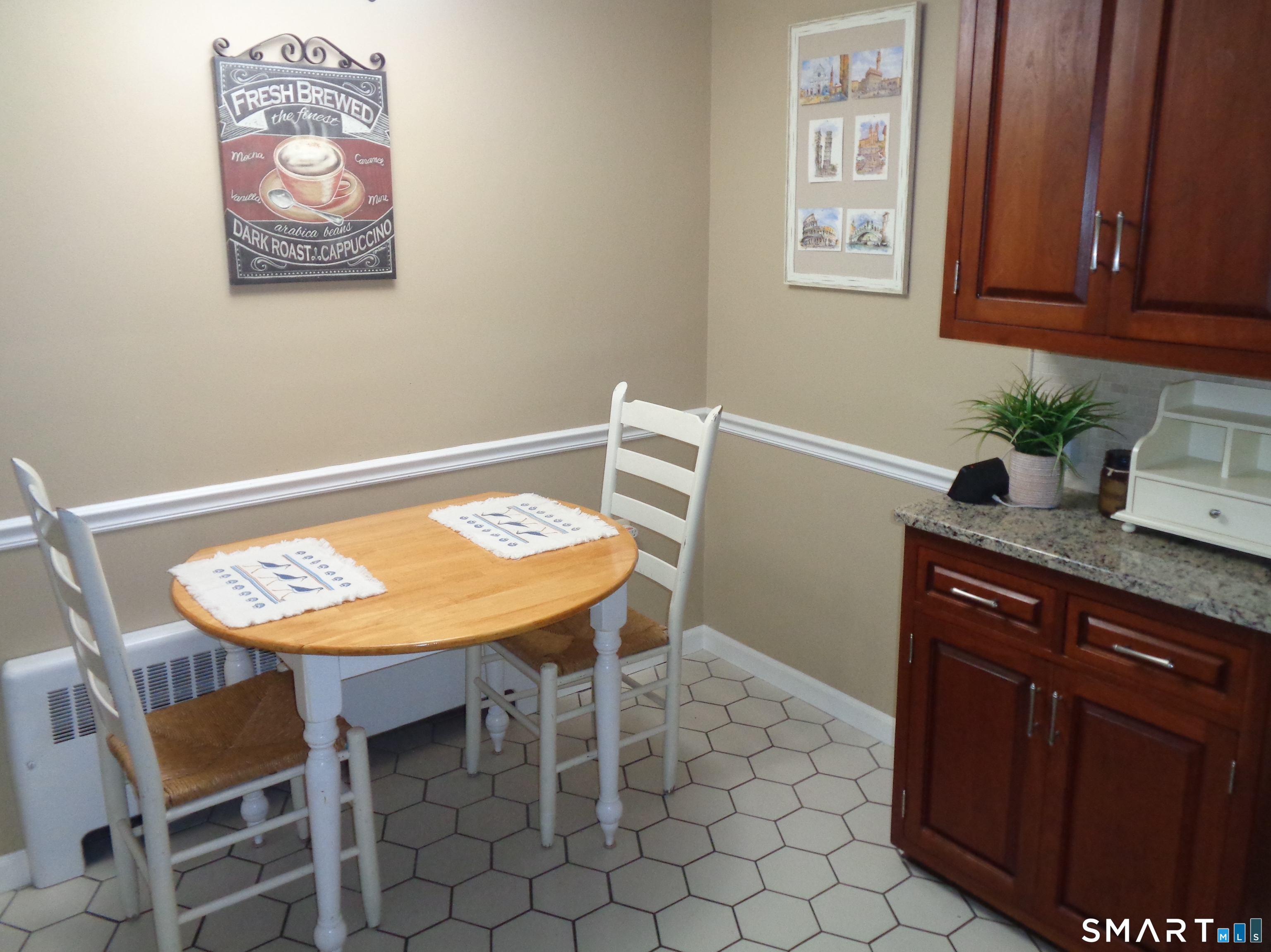 22 Scarborough Road Manchester, CT 06040 - Photo 8 of 28 Eat In Kitchen