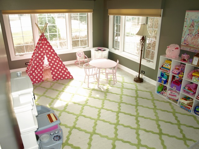659 Aberdeen Road Inverness, IL 60067 - Photo 23 of 25 a living room filled with furniture