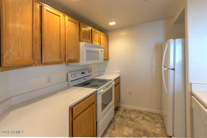 7101 West Beardsley Road, Unit 611 Glendale, AZ 85308 - Photo 7 of 18 7101 W Beardsley Rd 611-small-007-13-Kit