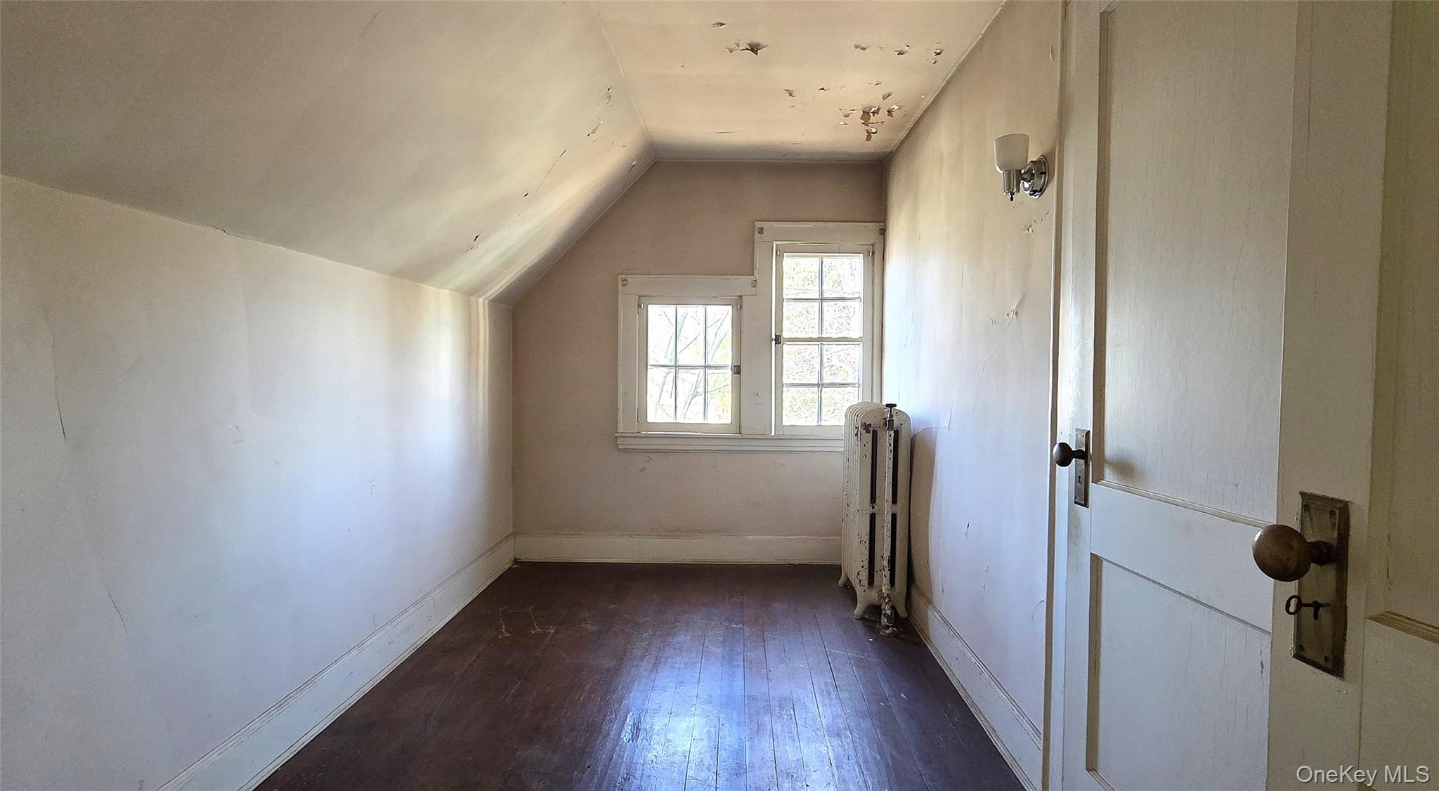 540 Webster Avenue New Rochelle, NY 10801 - Photo 13 of 18 Office or den on third level