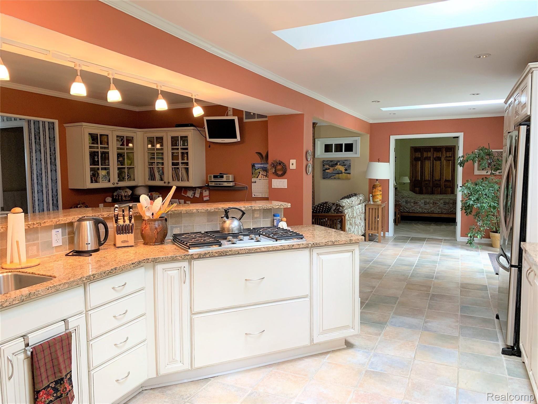 11843 Stoney Ridge Road Brighton, MI 48114 - Photo 6 of 38 Photo Aug 15, 1 52 28 PM.jpg