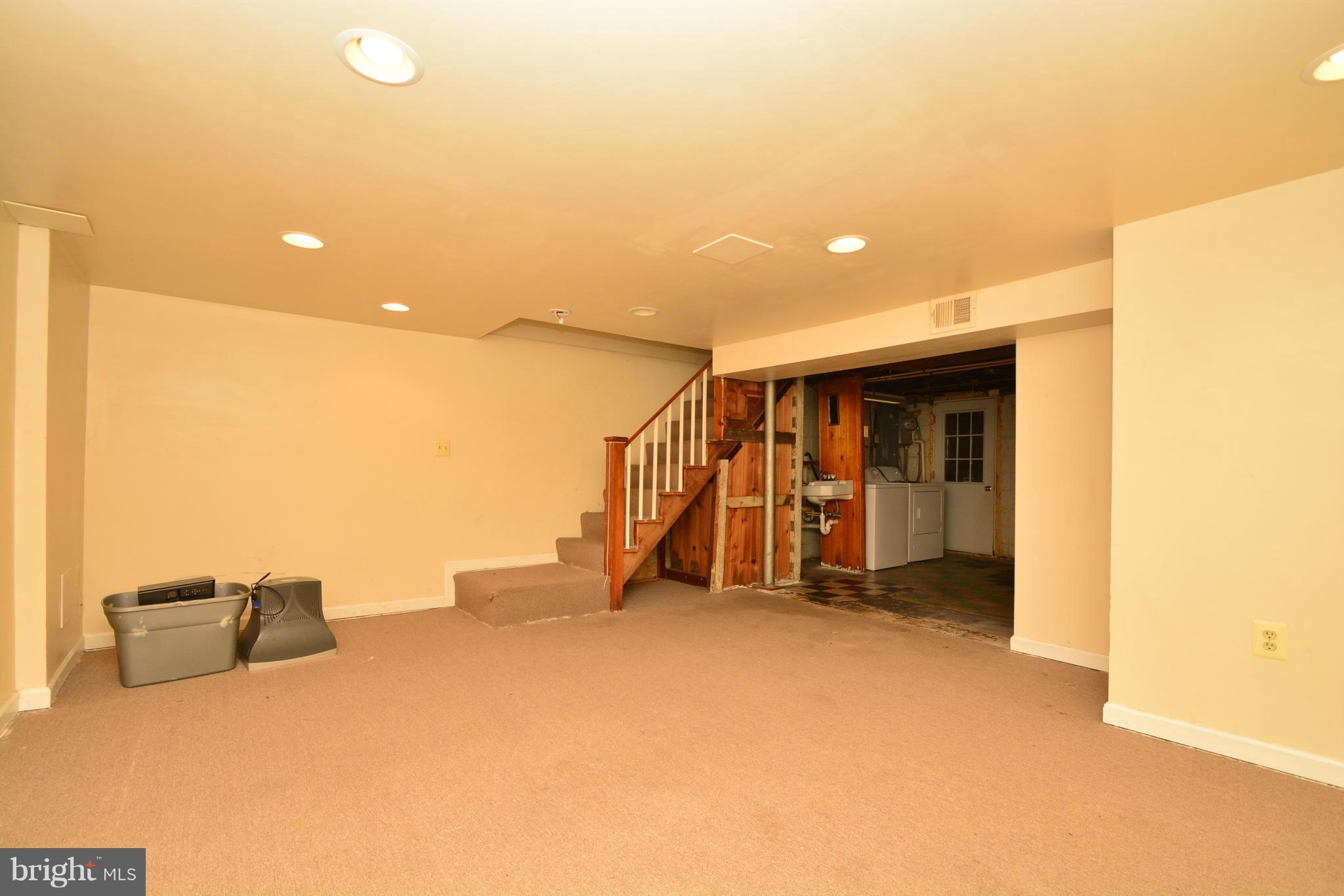7462 Berkshire Road Baltimore, MD 21224 - Photo 11 of 30 Bath (Master)