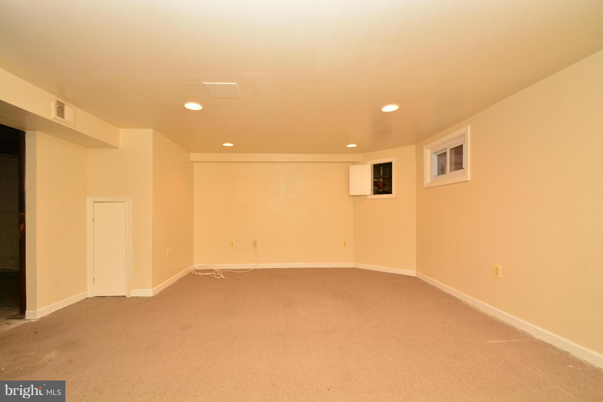 7462 Berkshire Road Baltimore, MD 21224 - Photo 13 of 30 Bath (Master)