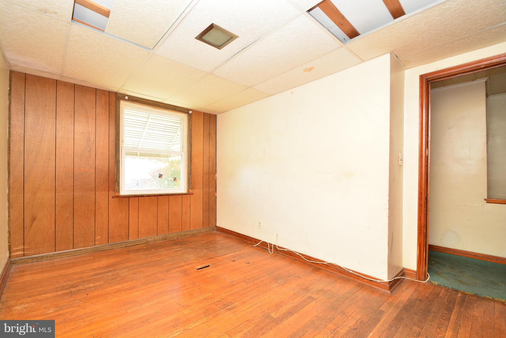 7462 Berkshire Road Baltimore, MD 21224 - Photo 16 of 30 Bath (Master)