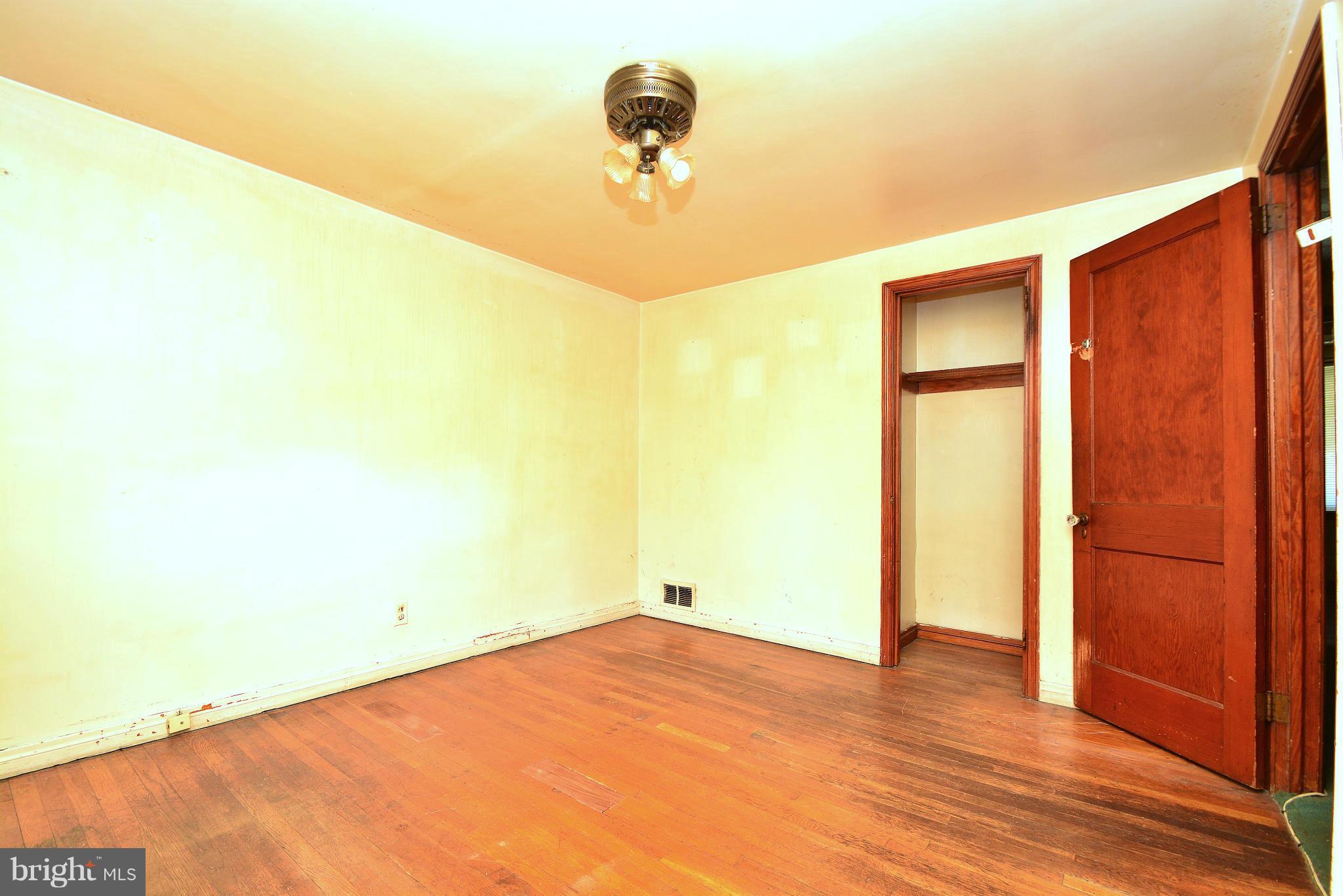 7462 Berkshire Road Baltimore, MD 21224 - Photo 20 of 30 Bath (Master)