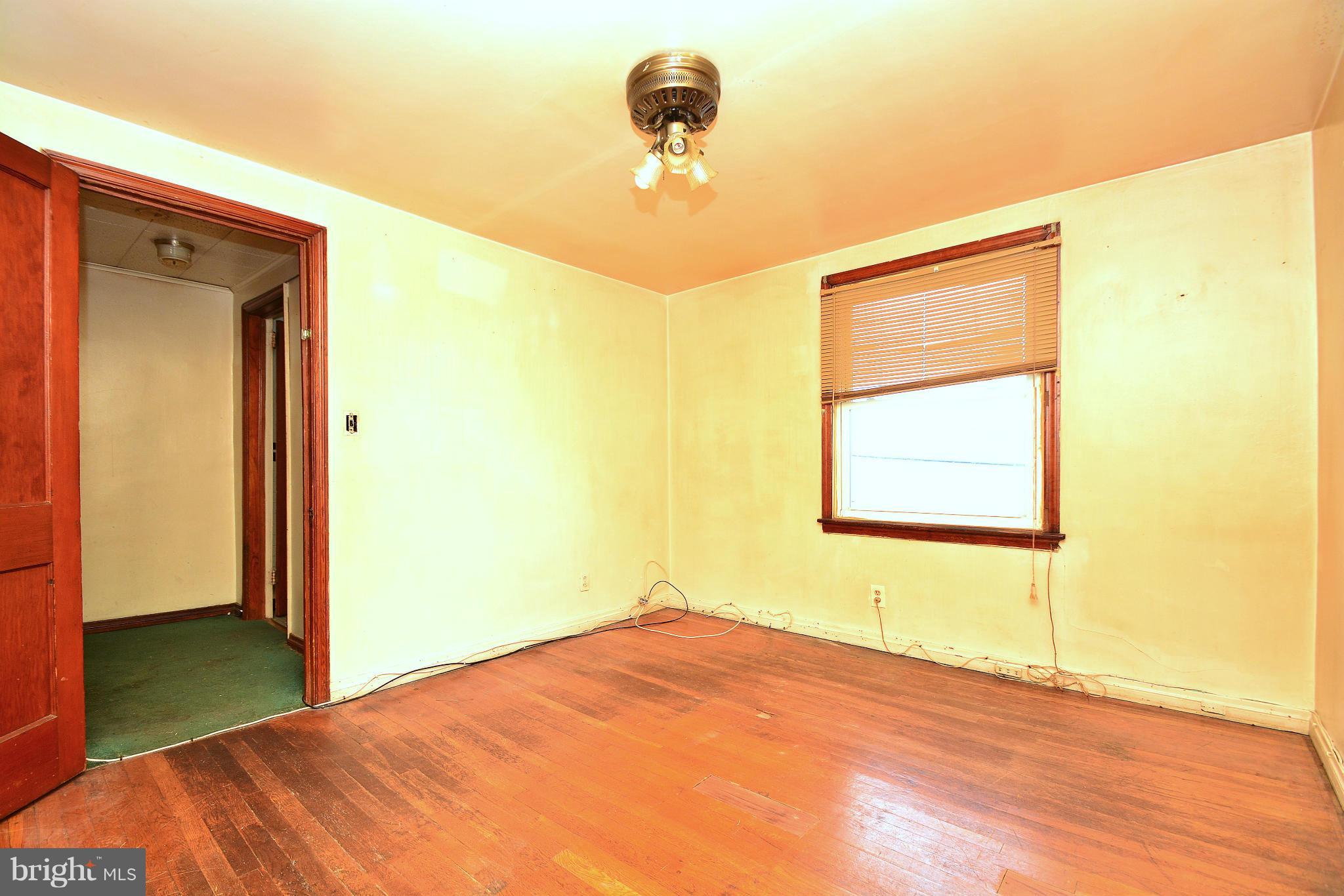 7462 Berkshire Road Baltimore, MD 21224 - Photo 22 of 30 Bath (Master)