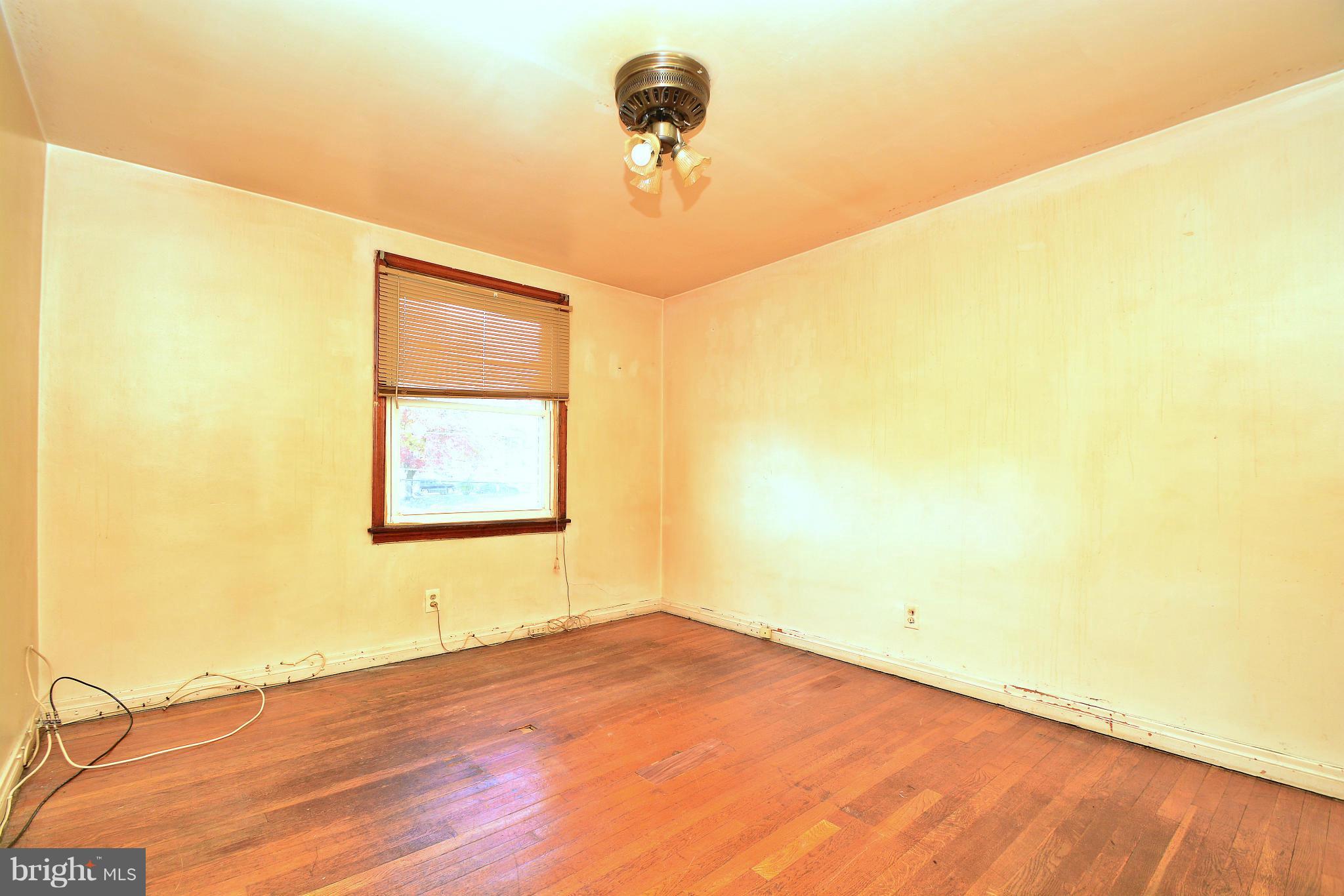 7462 Berkshire Road Baltimore, MD 21224 - Photo 23 of 30 Bath (Master)
