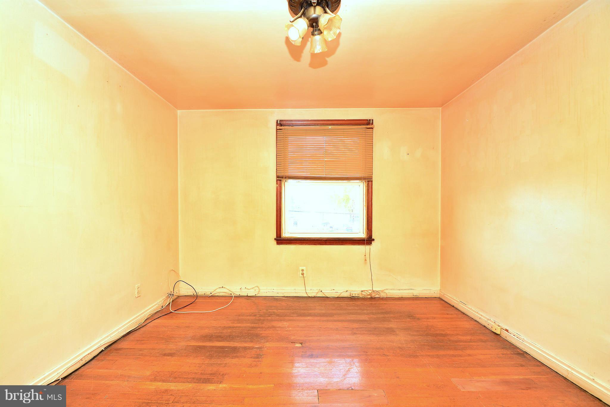 7462 Berkshire Road Baltimore, MD 21224 - Photo 24 of 30 Bath (Master)