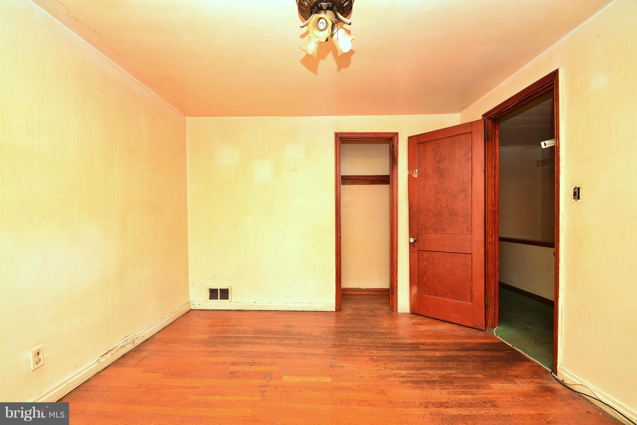 7462 Berkshire Road Baltimore, MD 21224 - Photo 25 of 30 Bath (Master)