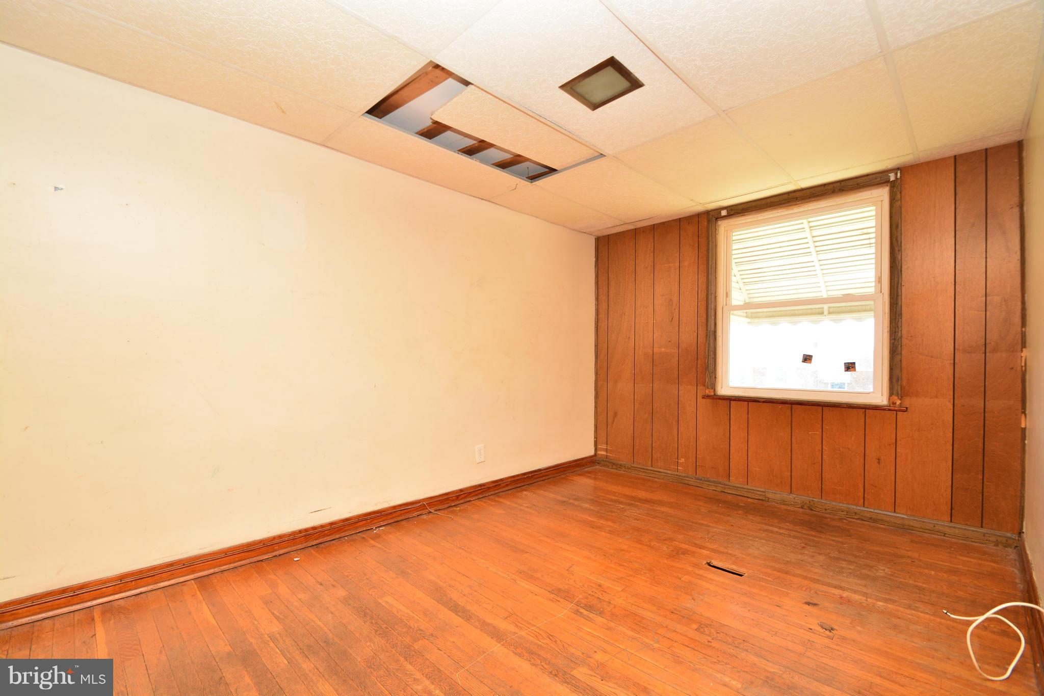 7462 Berkshire Road Baltimore, MD 21224 - Photo 26 of 30 Bath (Master)